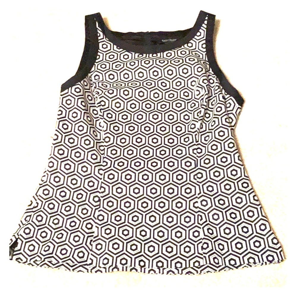 White House Black Market size 6 top